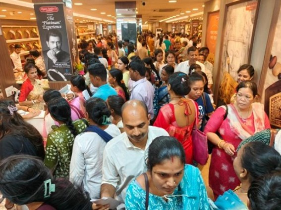 Heavy crowd in gold shops in Agartala on Dhanteras. TIWN Pic Oct 18 Heavy crowd in gold shops in Agartala on Dhanteras. TIWN Pic Oct 18